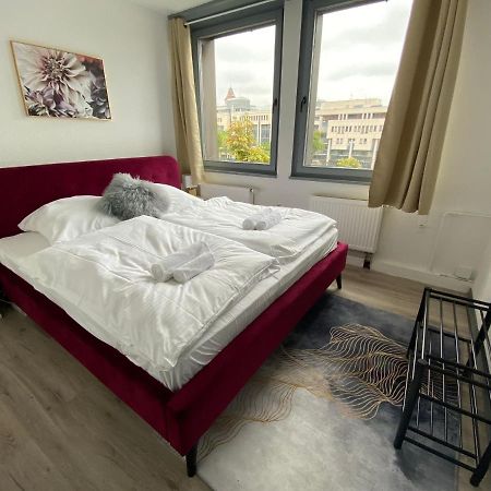Urbansuites - Modern & Zentral In Der City - Dein Zuhause In Штутгарт Экстерьер фото
