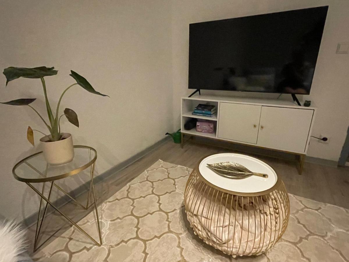Urbansuites - Modern & Zentral In Der City - Dein Zuhause In Штутгарт Экстерьер фото